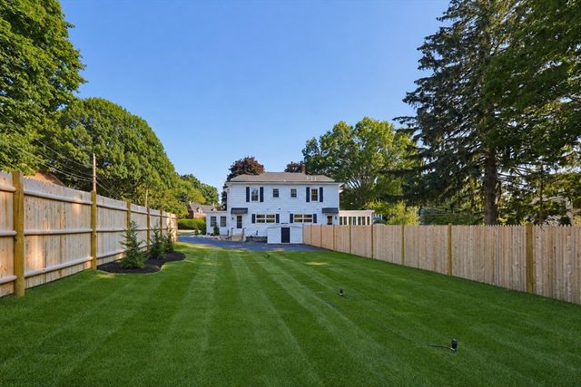 163 Prospect St 163, Wakefield, MA 01880