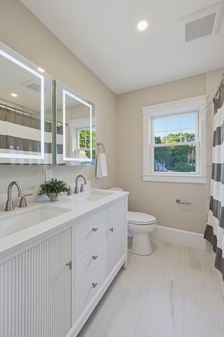 163 Prospect St 163, Wakefield, MA 01880