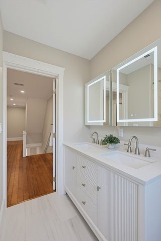 163 Prospect St 163, Wakefield, MA 01880