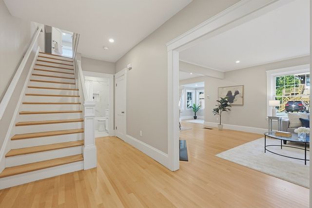 163 Prospect St 163, Wakefield, MA 01880