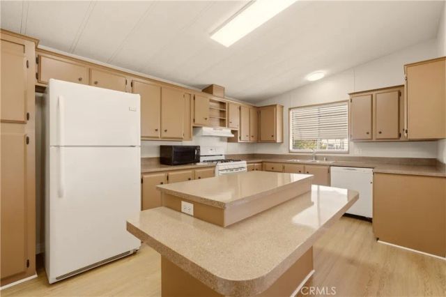 1030 E Avenue South Spc 77, Palmdale, CA 93550