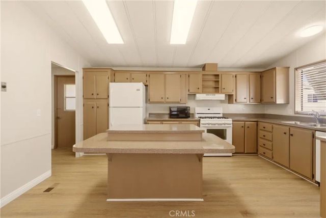 1030 E Avenue South Spc 77, Palmdale, CA 93550
