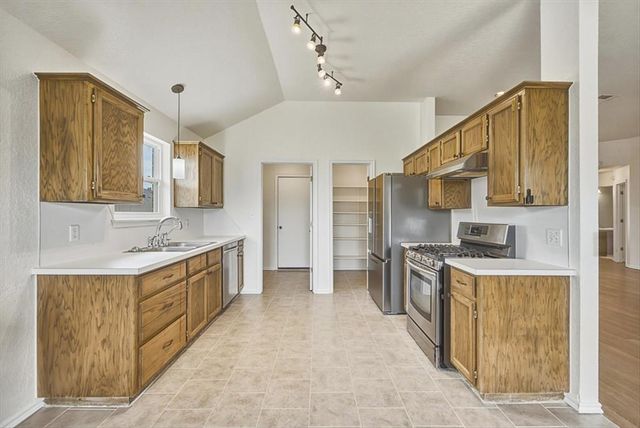 2813 E Lake Drive, Norman, OK 73071