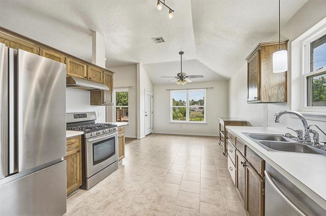 2813 E Lake Drive, Norman, OK 73071