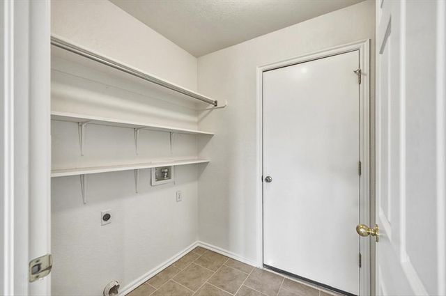 2813 E Lake Drive, Norman, OK 73071