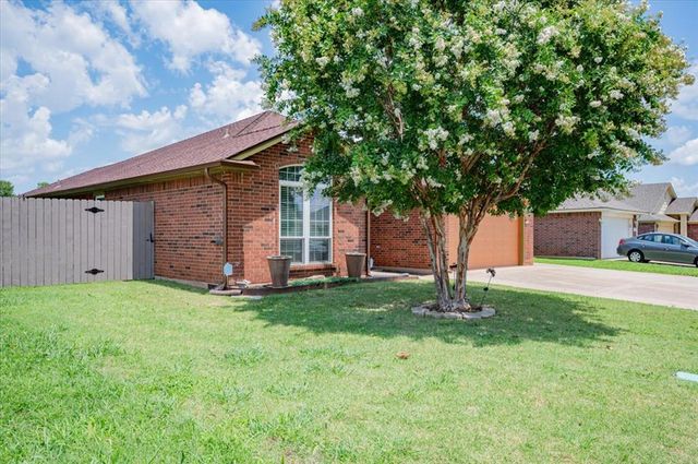 2813 E Lake Drive, Norman, OK 73071