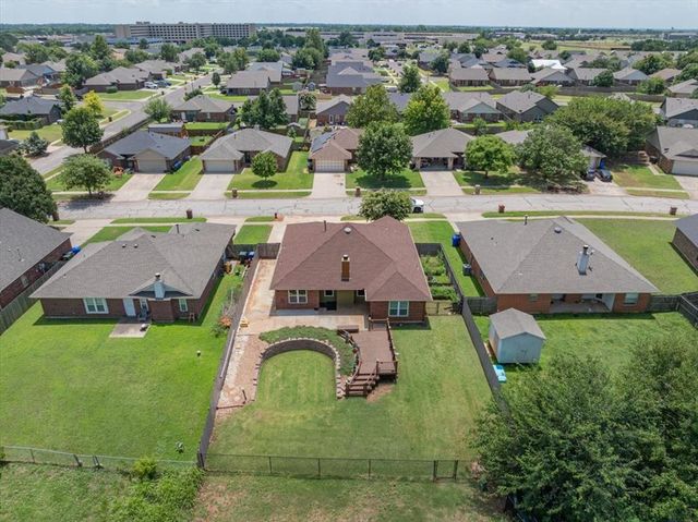 2813 E Lake Drive, Norman, OK 73071