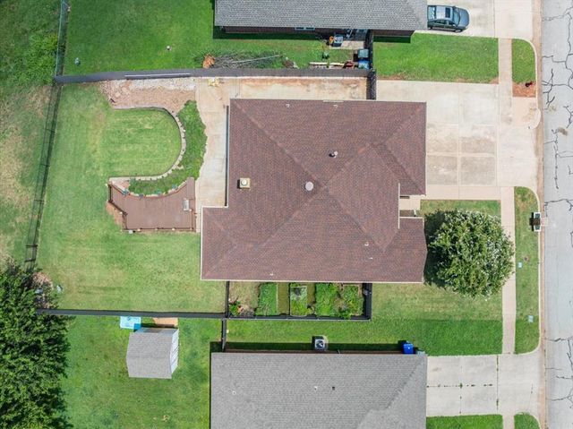 2813 E Lake Drive, Norman, OK 73071