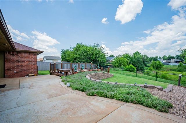 2813 E Lake Drive, Norman, OK 73071