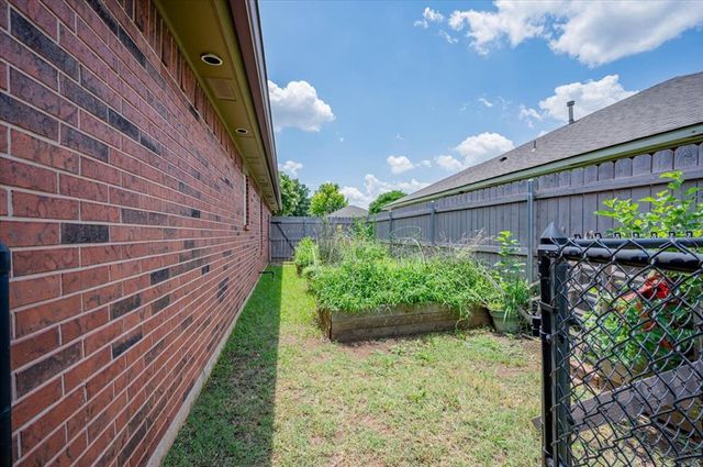 2813 E Lake Drive, Norman, OK 73071