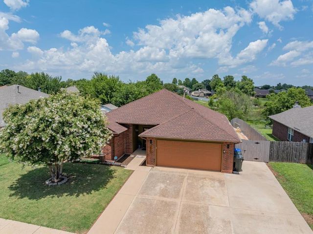 2813 E Lake Drive, Norman, OK 73071