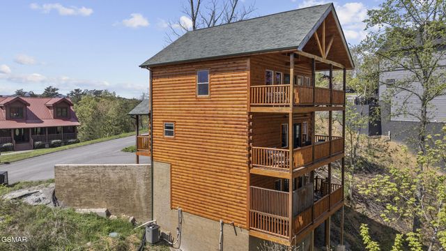 1106 N Trail Drive, Sevierville, TN 37862