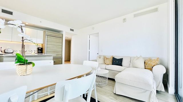 121 NE 34th St 2001, Miami, FL 33137