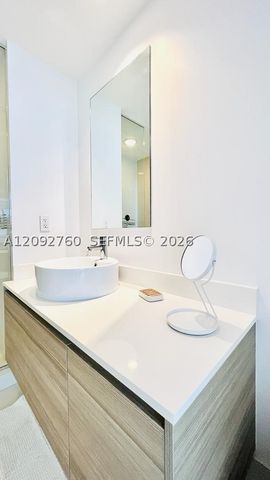 121 NE 34th St 2001, Miami, FL 33137