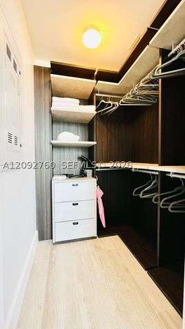 121 NE 34th St 2001, Miami, FL 33137