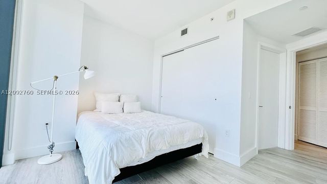 121 NE 34th St 2001, Miami, FL 33137