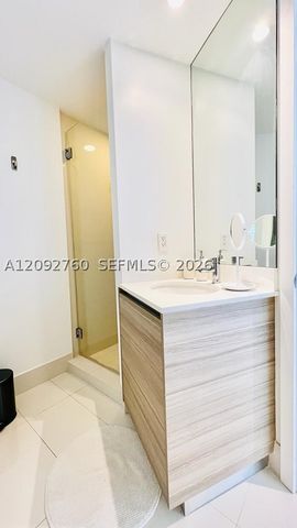 121 NE 34th St 2001, Miami, FL 33137