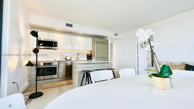 121 NE 34th St 2001, Miami, FL 33137