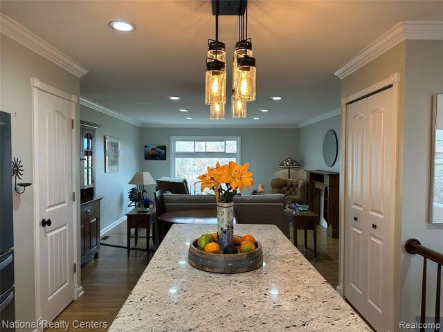 12047 Shenandoah Drive 2, South Lyon, MI 48178