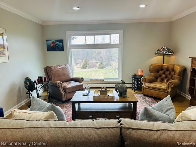 12047 Shenandoah Drive 2, South Lyon, MI 48178
