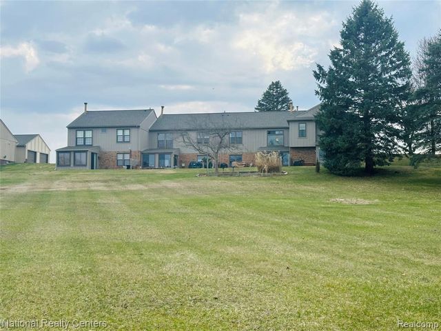 12047 Shenandoah Drive 2, South Lyon, MI 48178