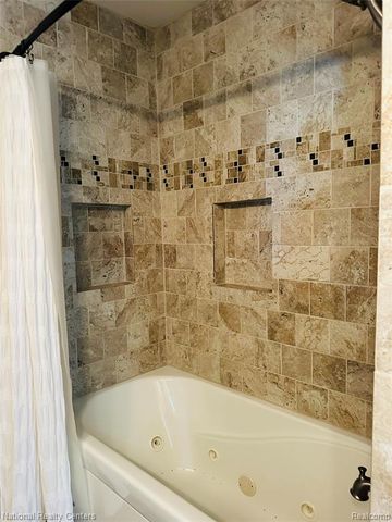12047 Shenandoah Drive 2, South Lyon, MI 48178