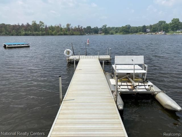 12047 Shenandoah Drive 2, South Lyon, MI 48178