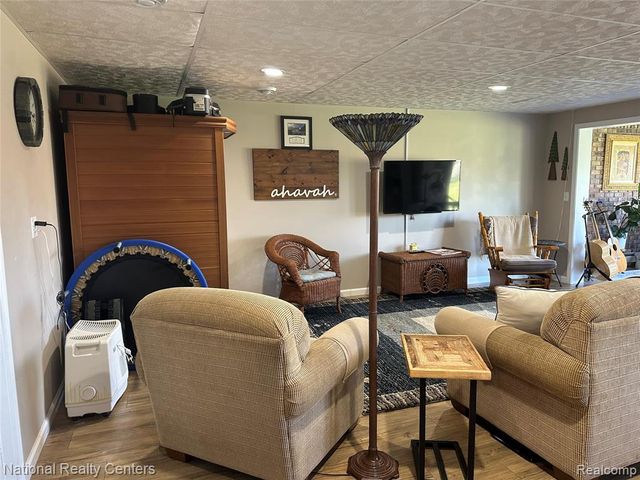 12047 Shenandoah Drive 2, South Lyon, MI 48178