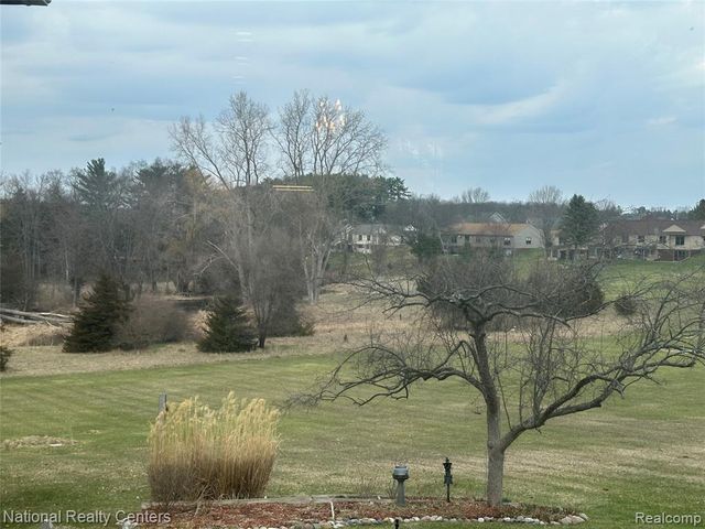 12047 Shenandoah Drive 2, South Lyon, MI 48178