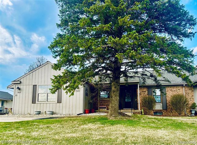 12047 Shenandoah Drive 2, South Lyon, MI 48178