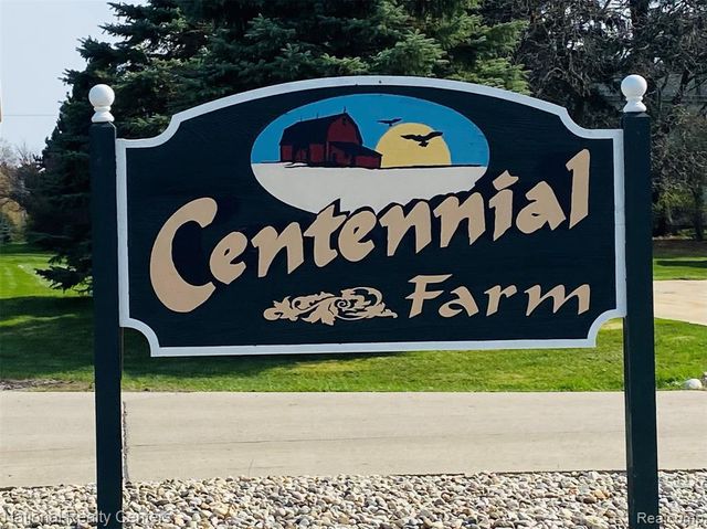 12047 Shenandoah Drive 2, South Lyon, MI 48178