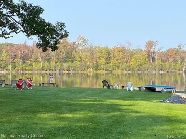 12047 Shenandoah Drive 2, South Lyon, MI 48178