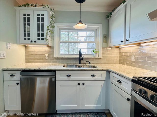 12047 Shenandoah Drive 2, South Lyon, MI 48178