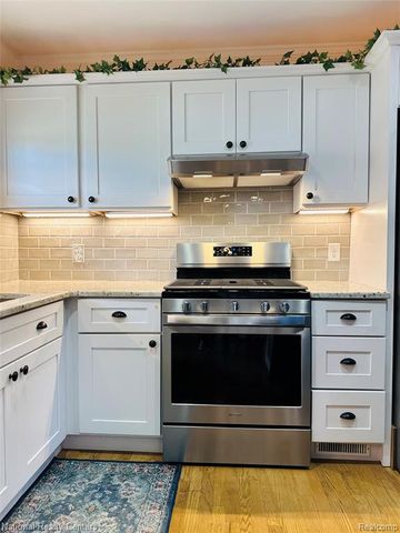 12047 Shenandoah Drive 2, South Lyon, MI 48178