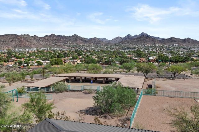 1229 E SHANGRI LA Road, Phoenix, AZ 85020