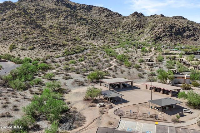 1229 E SHANGRI LA Road, Phoenix, AZ 85020