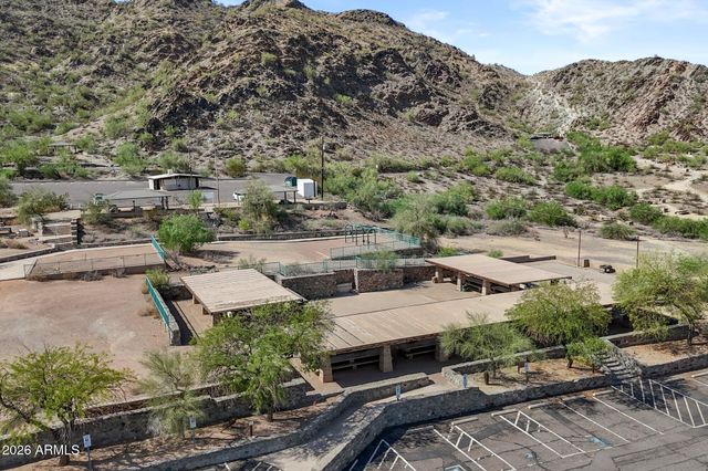 1229 E SHANGRI LA Road, Phoenix, AZ 85020