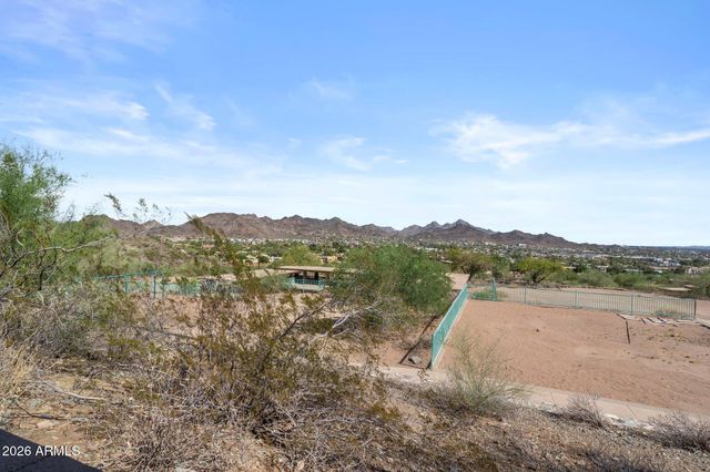 1229 E SHANGRI LA Road, Phoenix, AZ 85020