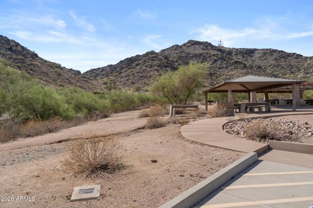 1229 E SHANGRI LA Road, Phoenix, AZ 85020