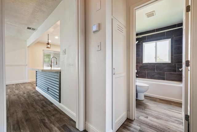 244 Emerson Ave, Modesto, CA 95350