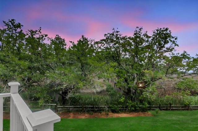 1552 N Avalon Circle, Charleston, SC 29407