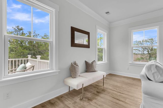 1552 N Avalon Circle, Charleston, SC 29407