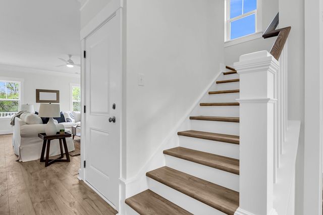 1552 N Avalon Circle, Charleston, SC 29407