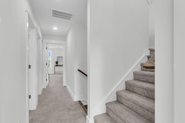 1552 N Avalon Circle, Charleston, SC 29407