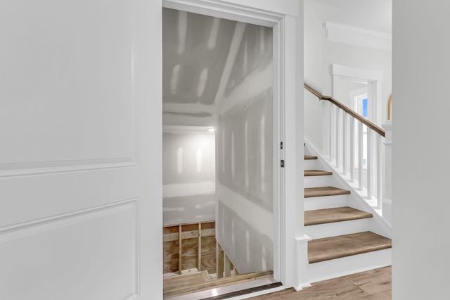 1552 N Avalon Circle, Charleston, SC 29407