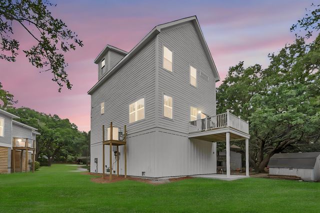 1552 N Avalon Circle, Charleston, SC 29407