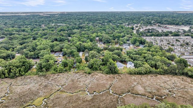 1552 N Avalon Circle, Charleston, SC 29407