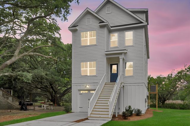 1552 N Avalon Circle, Charleston, SC 29407