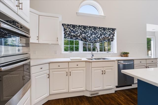 53 Haduk Dr, North Attleboro, MA 02760