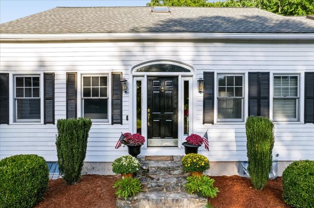 53 Haduk Dr, North Attleboro, MA 02760